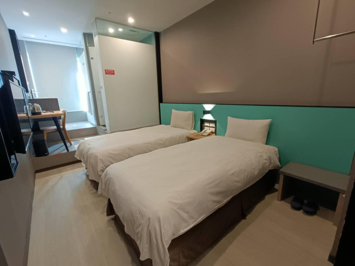 Walker-Taoyuan Hotell Exteriör bild