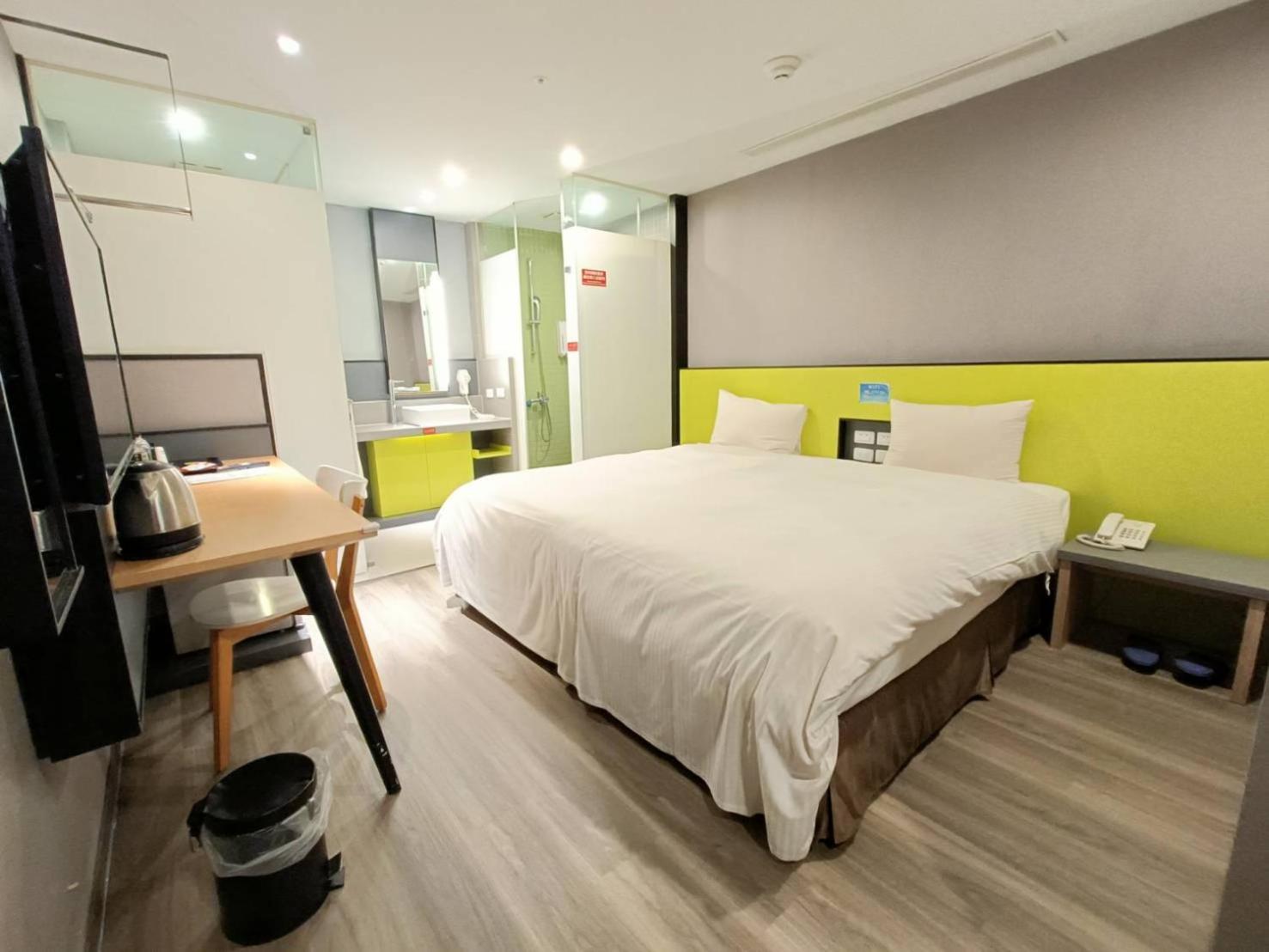Walker-Taoyuan Hotell Exteriör bild