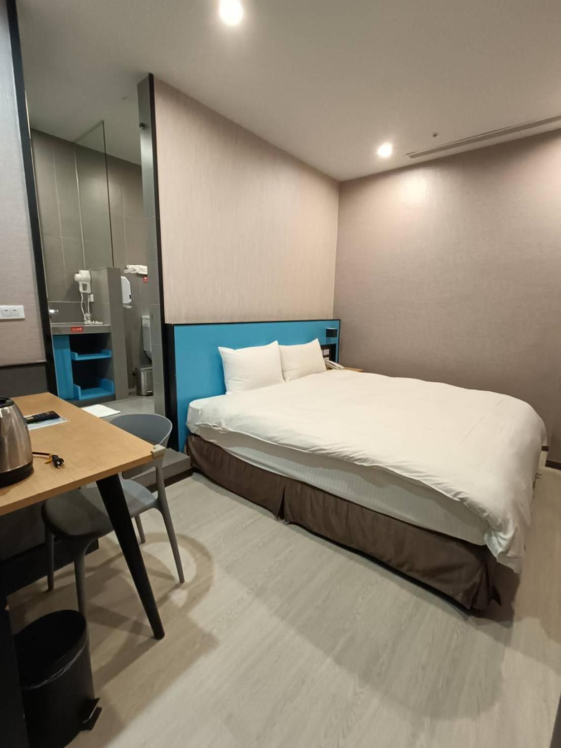 Walker-Taoyuan Hotell Exteriör bild