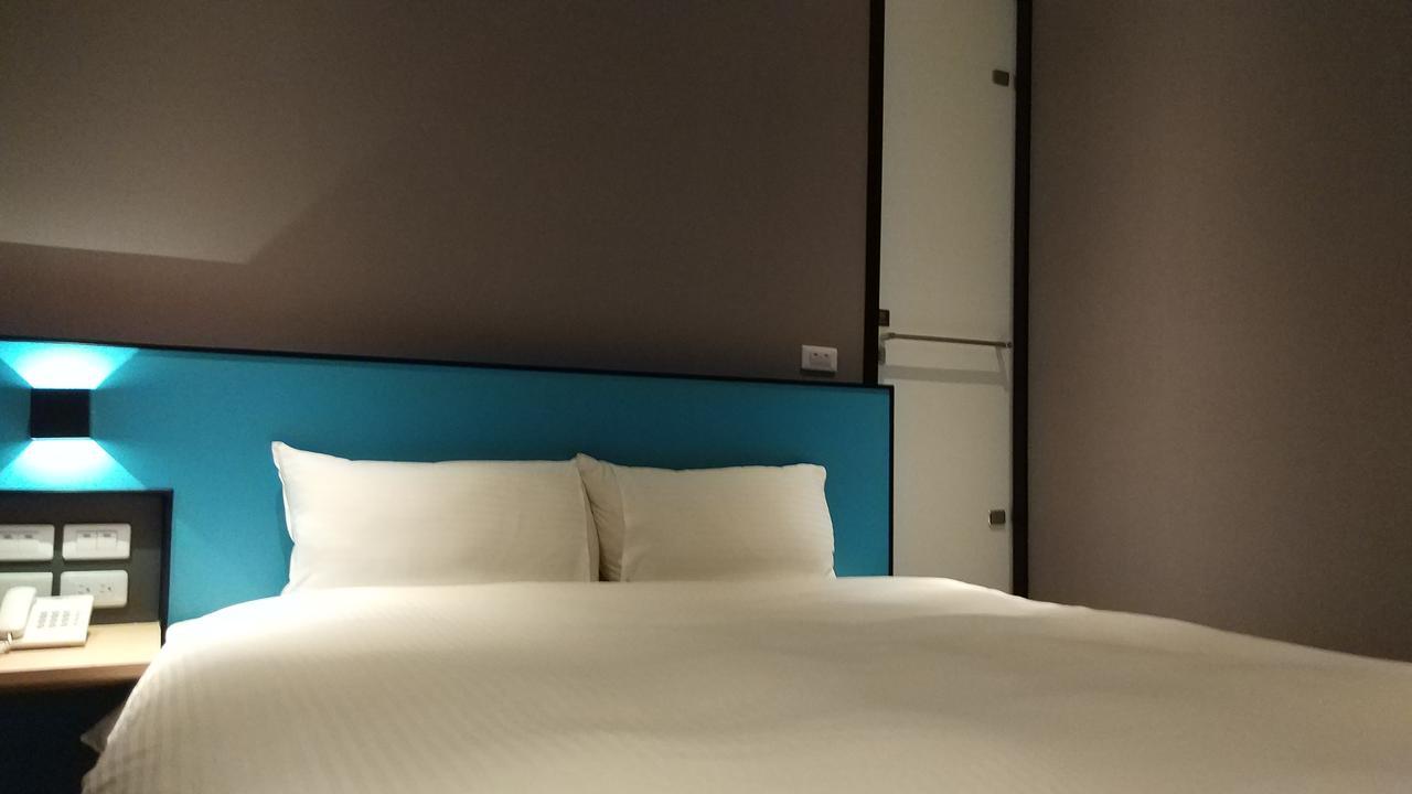 Walker-Taoyuan Hotell Exteriör bild