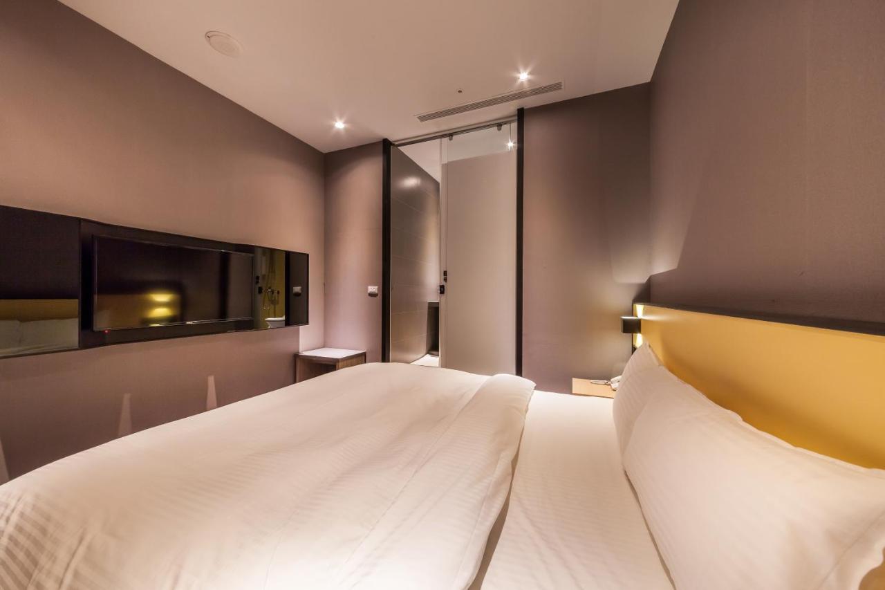 Walker-Taoyuan Hotell Exteriör bild