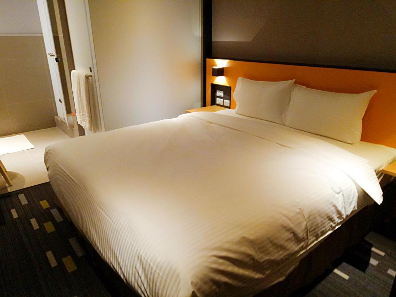 Walker-Taoyuan Hotell Exteriör bild